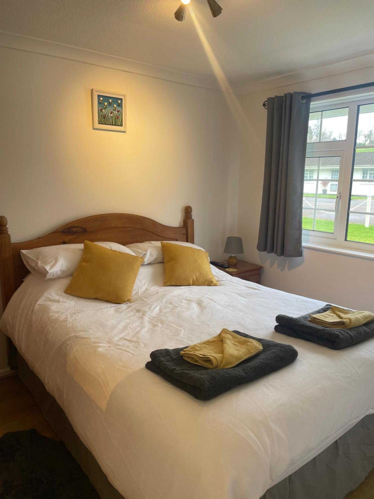 Bumblebee Lodge Saint Cleer Εξωτερικό φωτογραφία